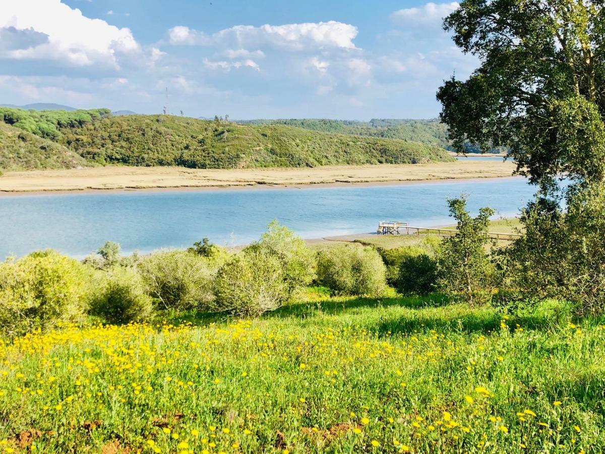 Отель Monte Do Zambujeiro Вила-Нова-де-Мильфонт Экстерьер фото